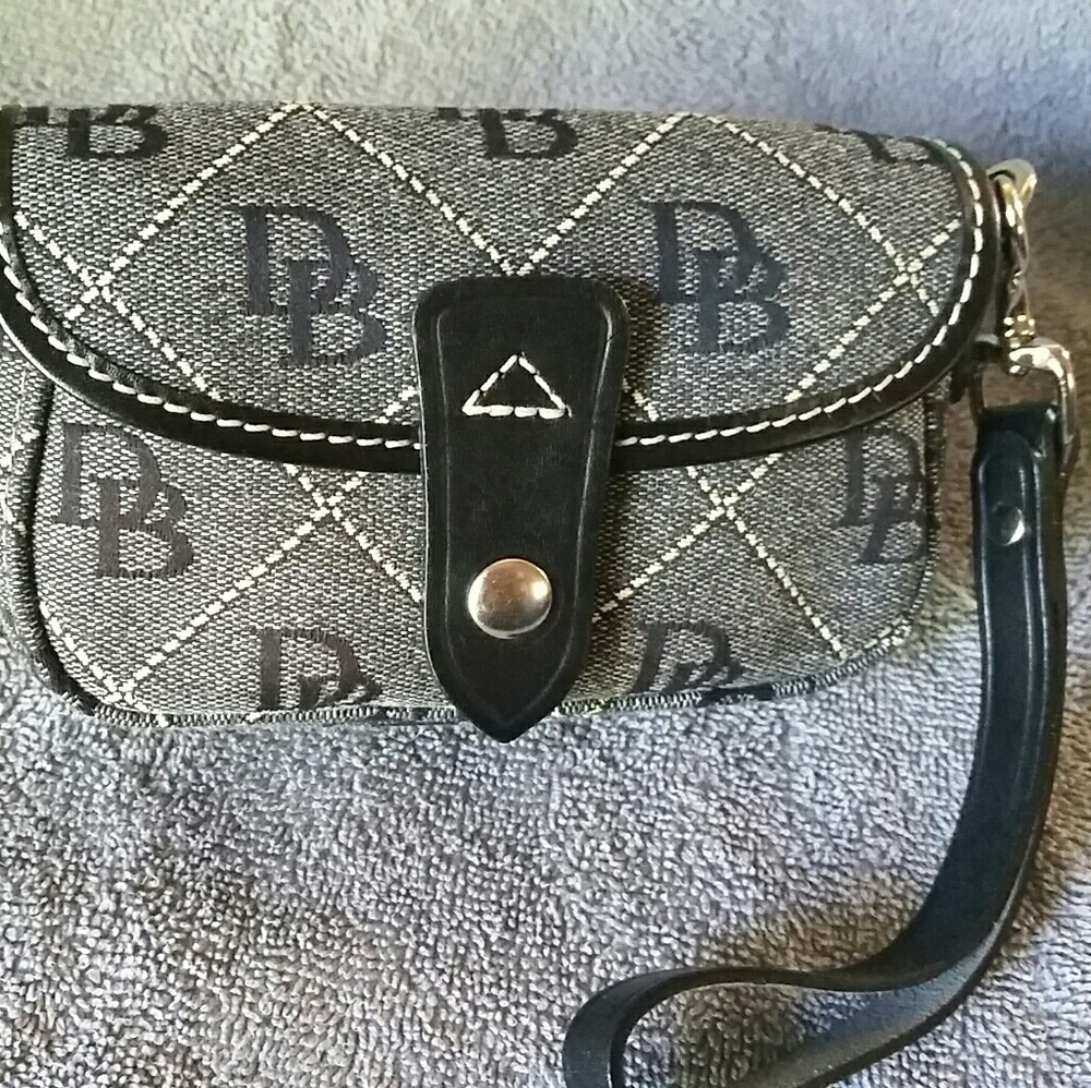 DOONEY AND BOURKE D&B WRISTLET NWOT